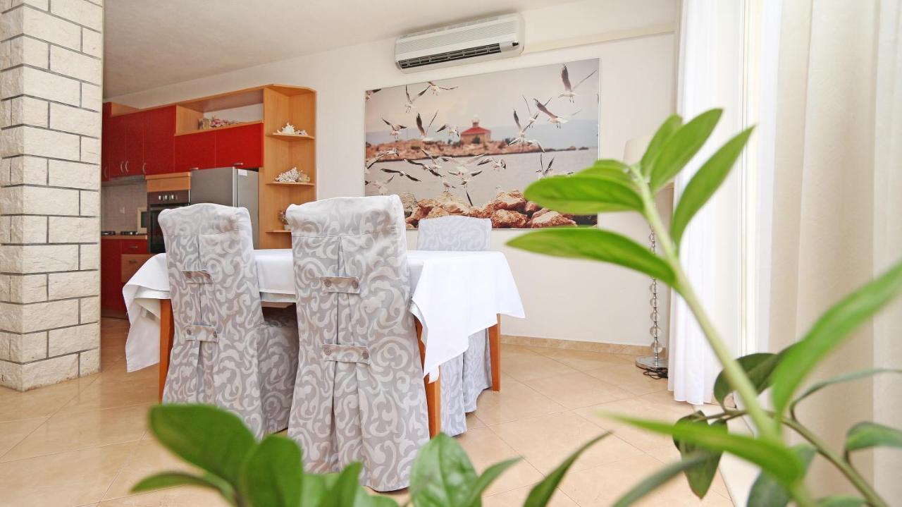 Apartments Emilija Makarska Ngoại thất bức ảnh
